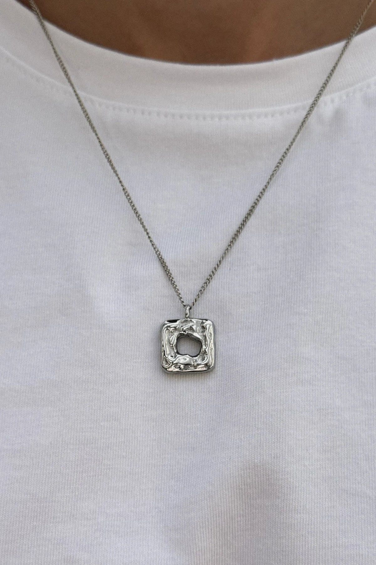 ouverture necklace silver