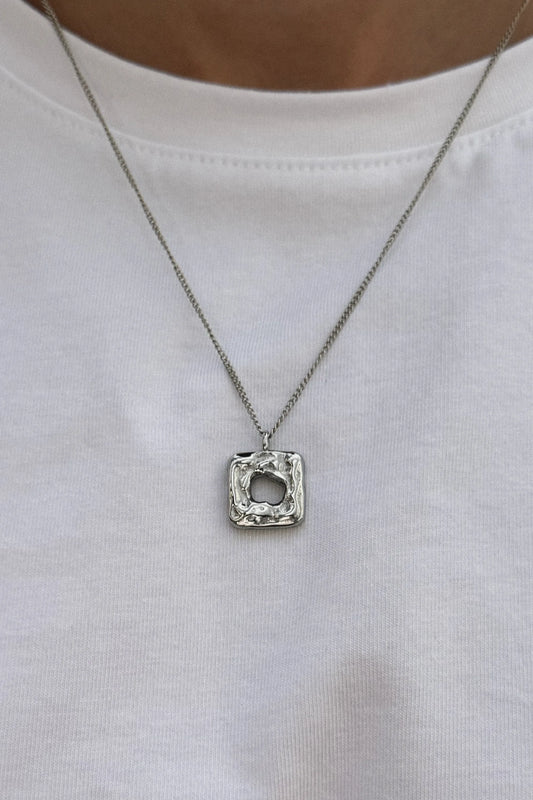 ouverture necklace silver
